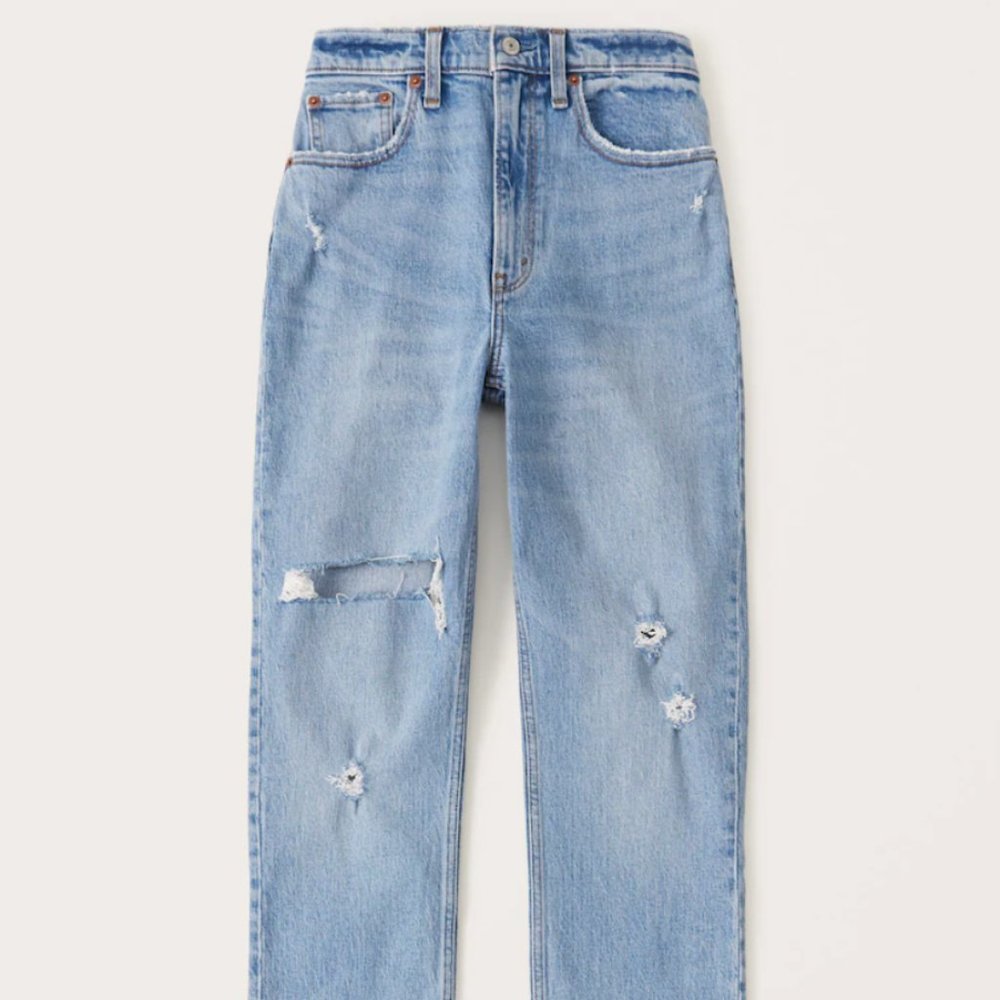Abercrombie NWOT 90's Ultra High Rise Straight Jean